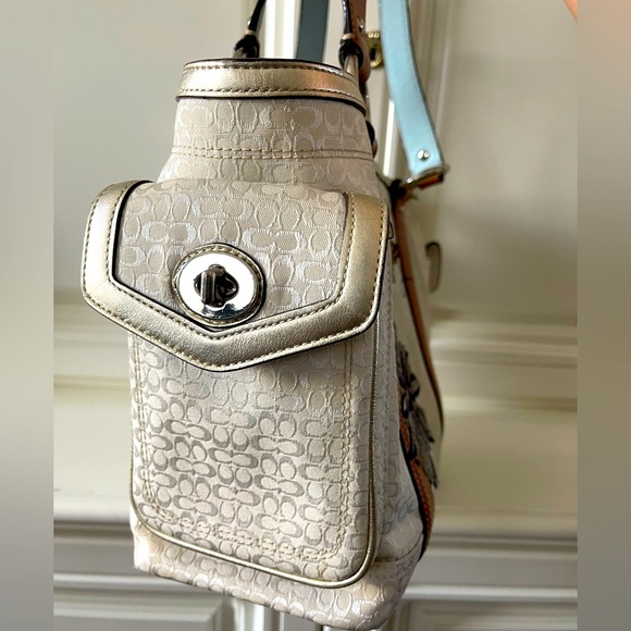 Rare Coach Floral Bumblebee Signature C tote bags - Picture 3 of 11